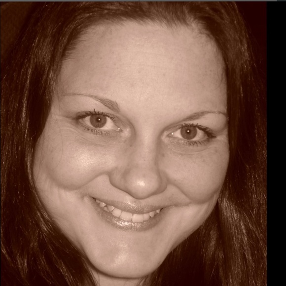 Meet your Posher, Lori - Picture 1 of 1